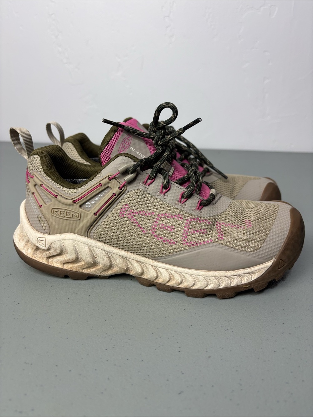 Keen NXIS EVO Hiking Shoes Sneakers Plaza Taupe Women's 6.5 Outdoor Trail